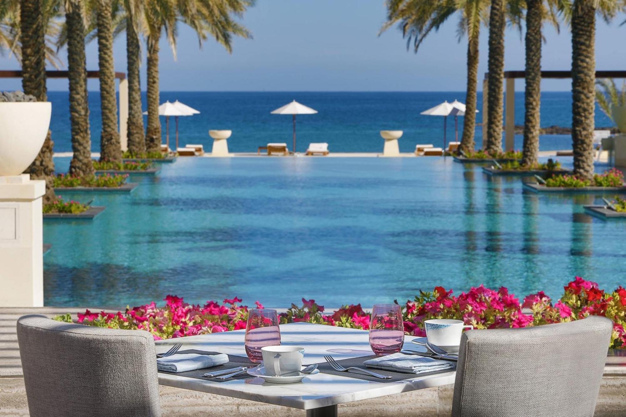 Al Bustan Palace, A Ritz-Carlton Hotel Muscat Exterior foto The Cove Rotana Resort