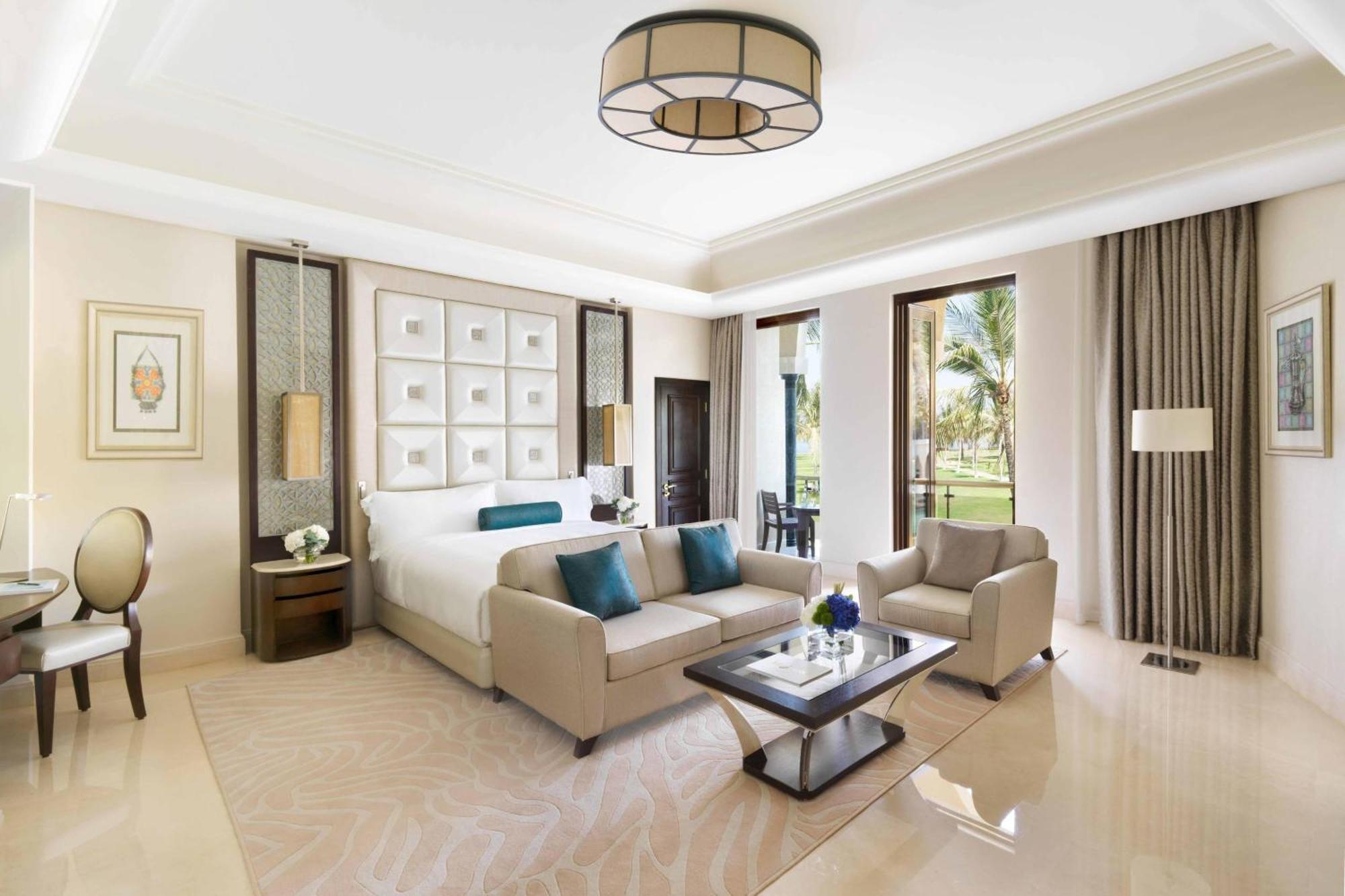 Al Bustan Palace, A Ritz-Carlton Hotel Muscat Exterior foto A suite at the hotel