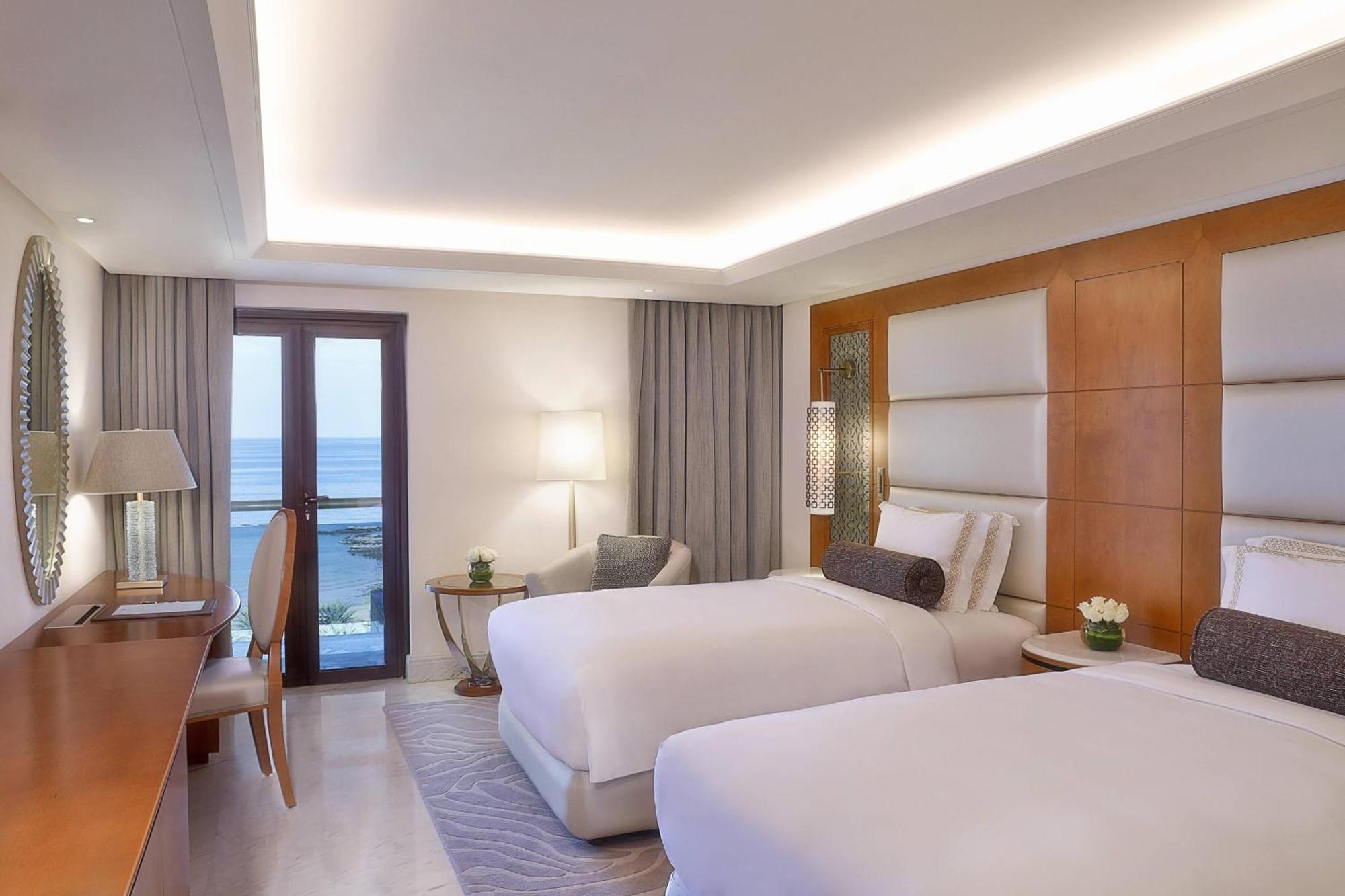 Al Bustan Palace, A Ritz-Carlton Hotel Muscat Exterior foto Deluxe Room
