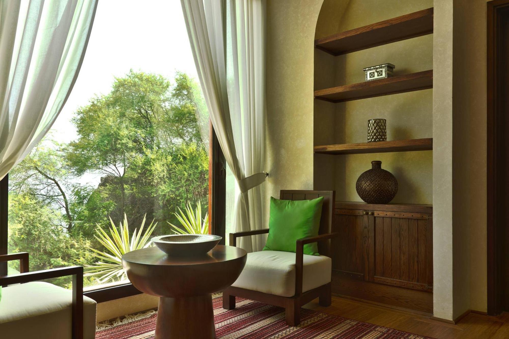 Al Bustan Palace, A Ritz-Carlton Hotel Muscat Exterior foto A room designed in Maya
