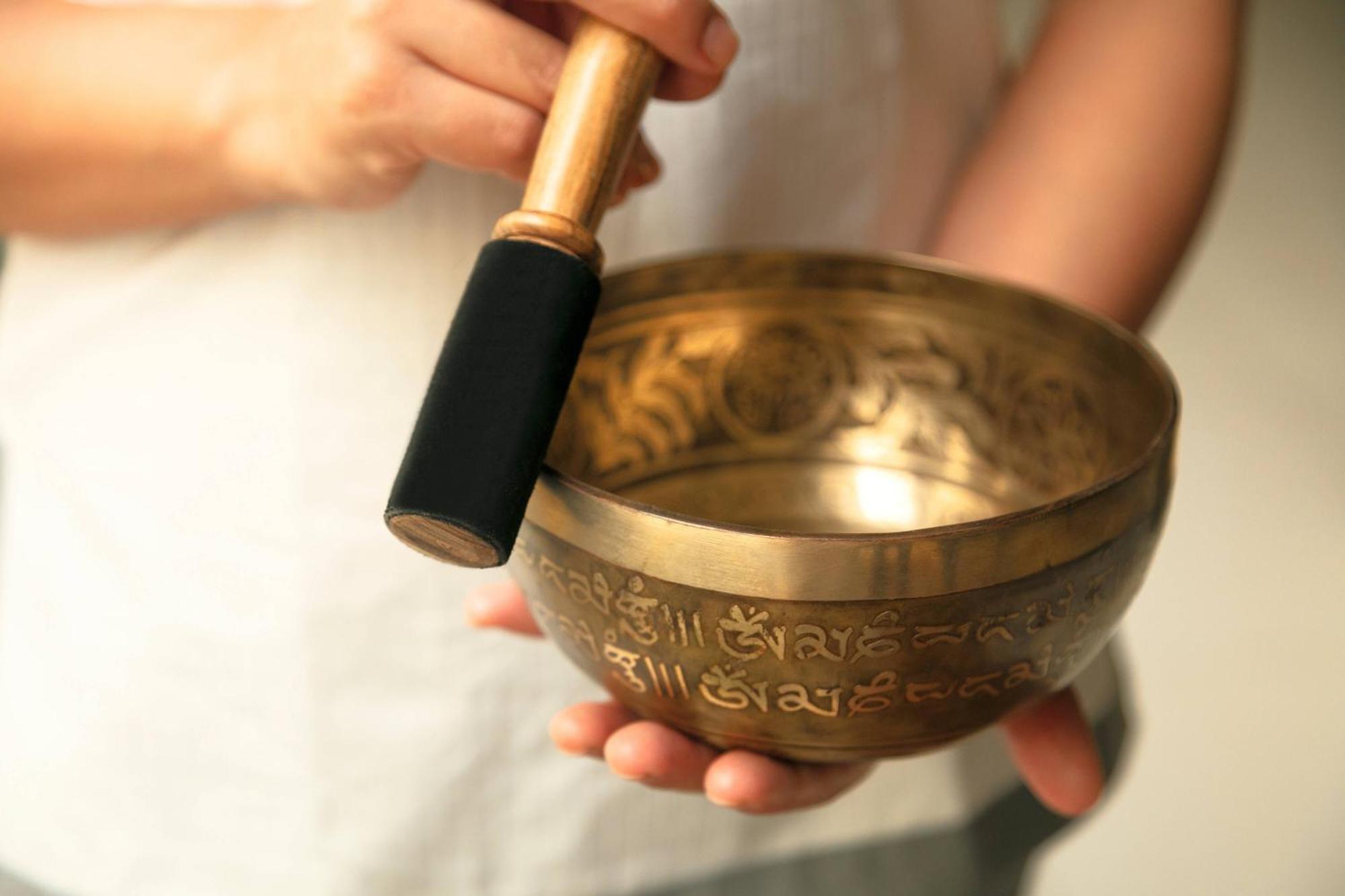 Al Bustan Palace, A Ritz-Carlton Hotel Muscat Exterior foto Singing bowl