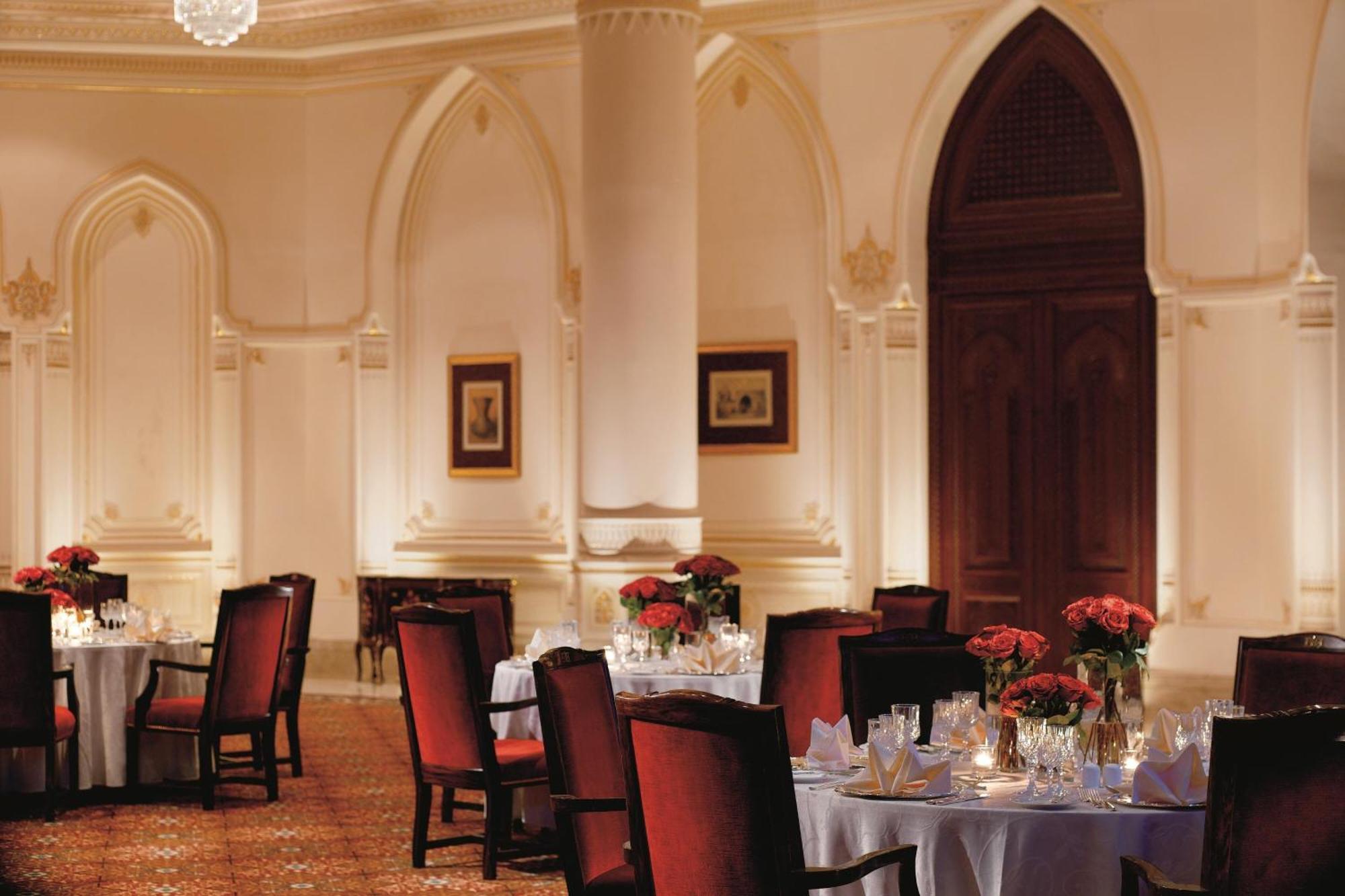 Al Bustan Palace, A Ritz-Carlton Hotel Muscat Facilități foto The ballroom