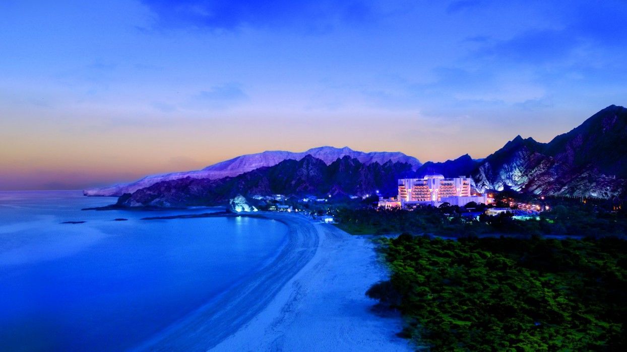 Al Bustan Palace, A Ritz-Carlton Hotel Muscat Exterior foto The Bay of Naples